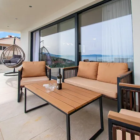 Subin With Panoramic Sea Views