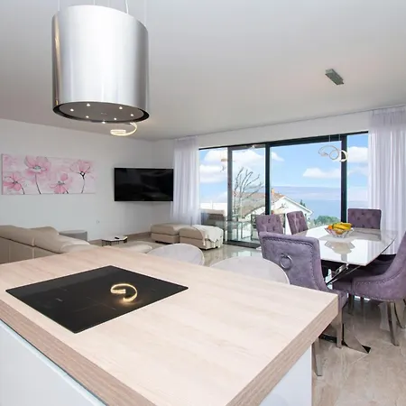Subin With Panoramic Sea Views *