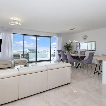 Subin With Panoramic Sea Views