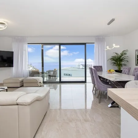 Subin With Panoramic Sea Views Villa *